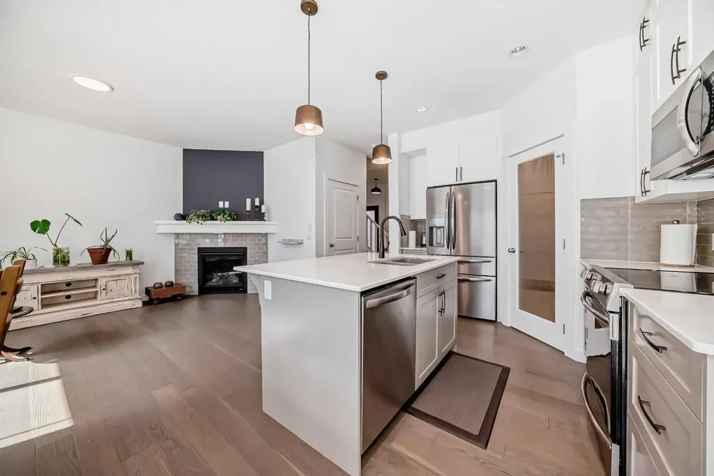 357 Nolanhurst Crescent NW Calgary AB T3R 1J4