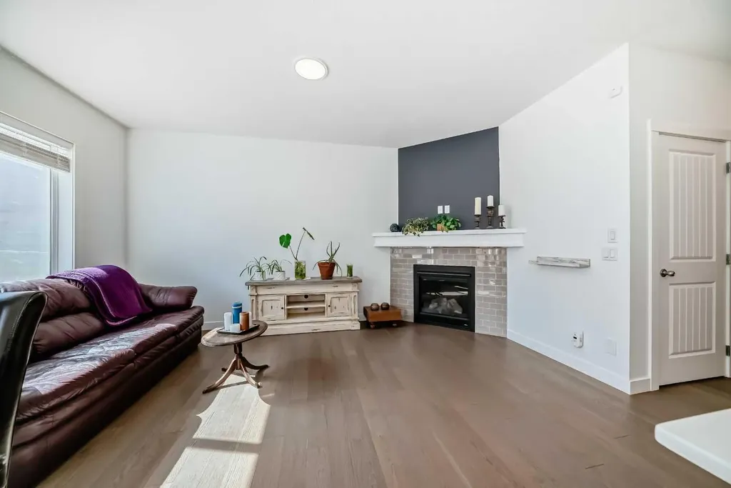 357 Nolanhurst Crescent NW Calgary AB T3R 1J4