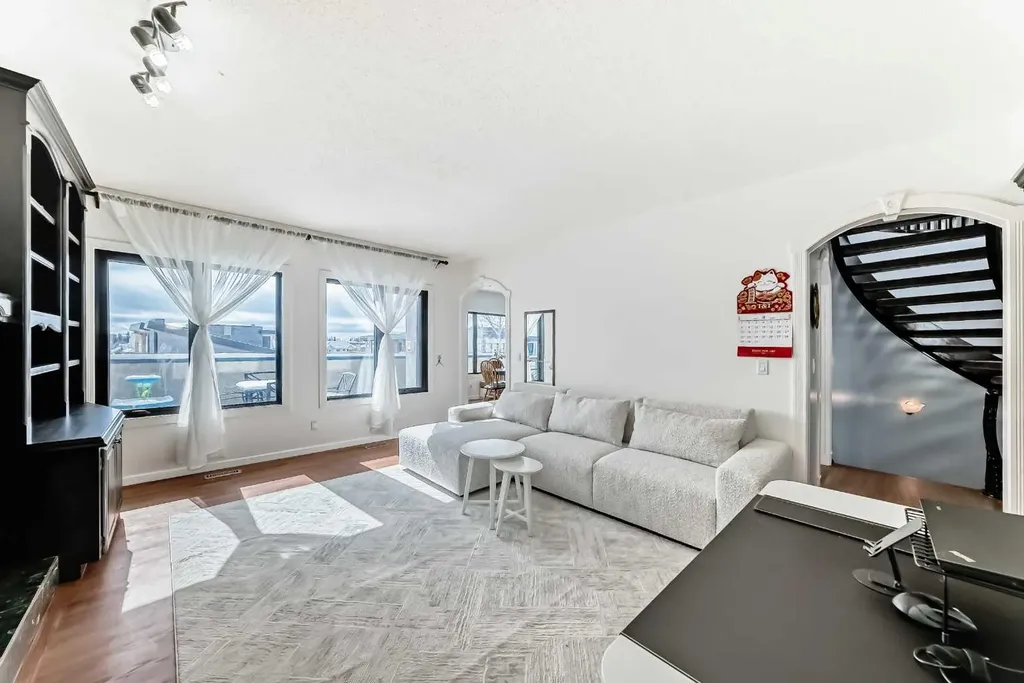 40 Christie Cairn Square SW Calgary AB T3H 2Z2