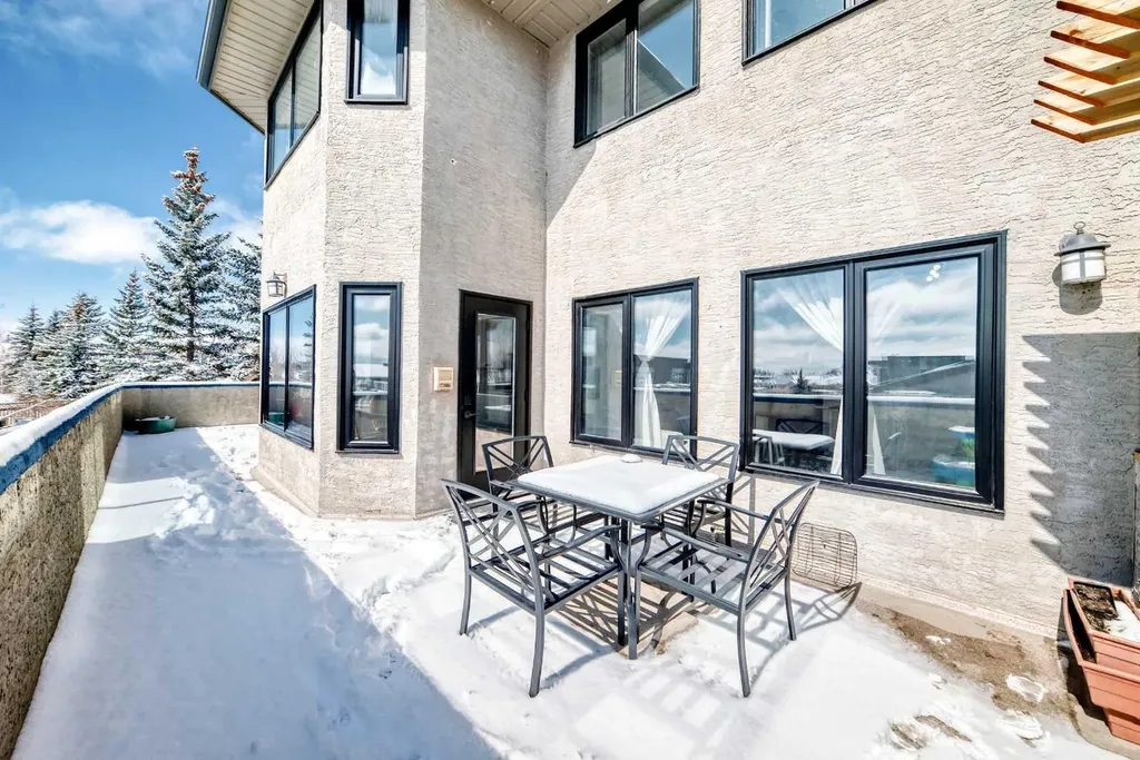 40 Christie Cairn Square SW Calgary AB T3H 2Z2