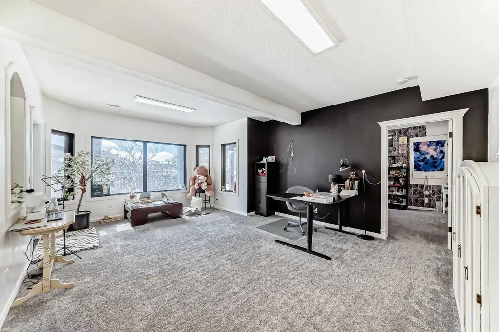 40 Christie Cairn Square SW Calgary AB T3H 2Z2