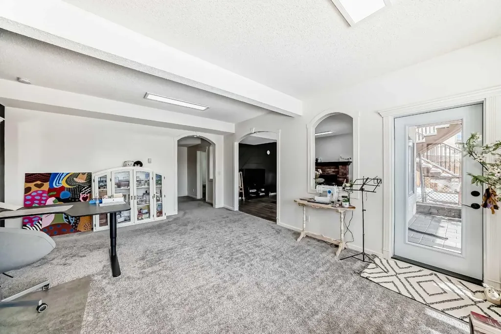 40 Christie Cairn Square SW Calgary AB T3H 2Z2