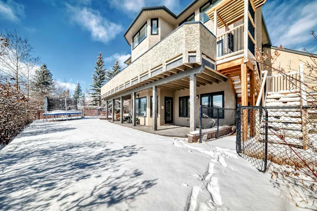 40 Christie Cairn Square SW Calgary AB T3H 2Z2