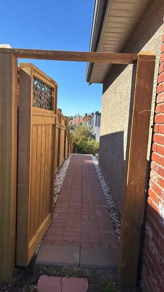 40 Christie Cairn Square SW Calgary AB T3H 2Z2