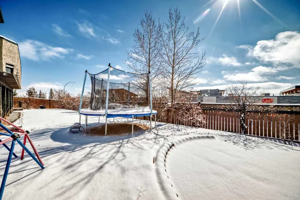 40 Christie Cairn Square SW Calgary AB T3H 2Z2