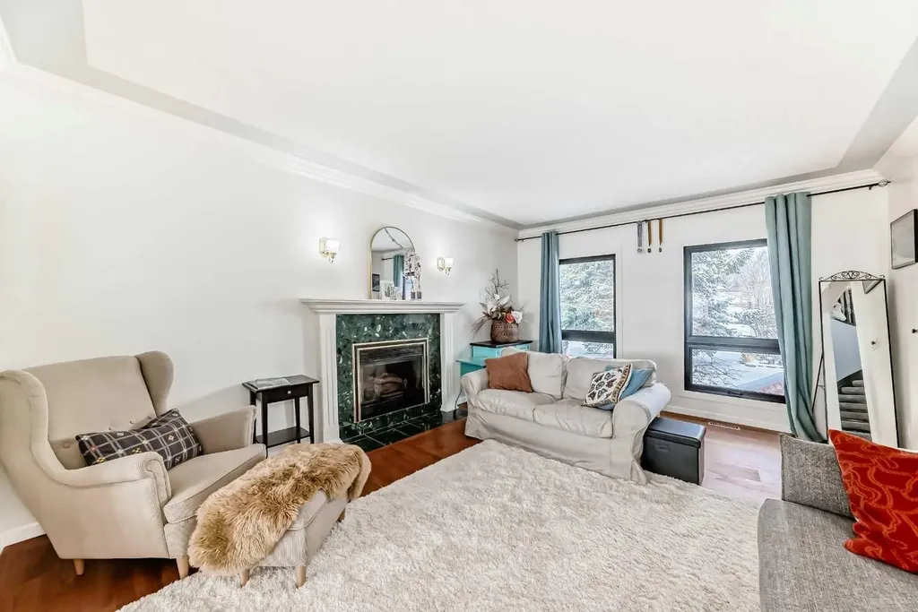 40 Christie Cairn Square SW Calgary AB T3H 2Z2
