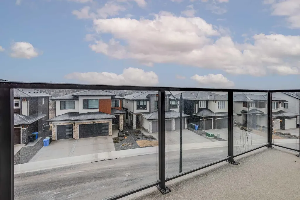 44 Timberline Way SW Calgary AB T3H0W3