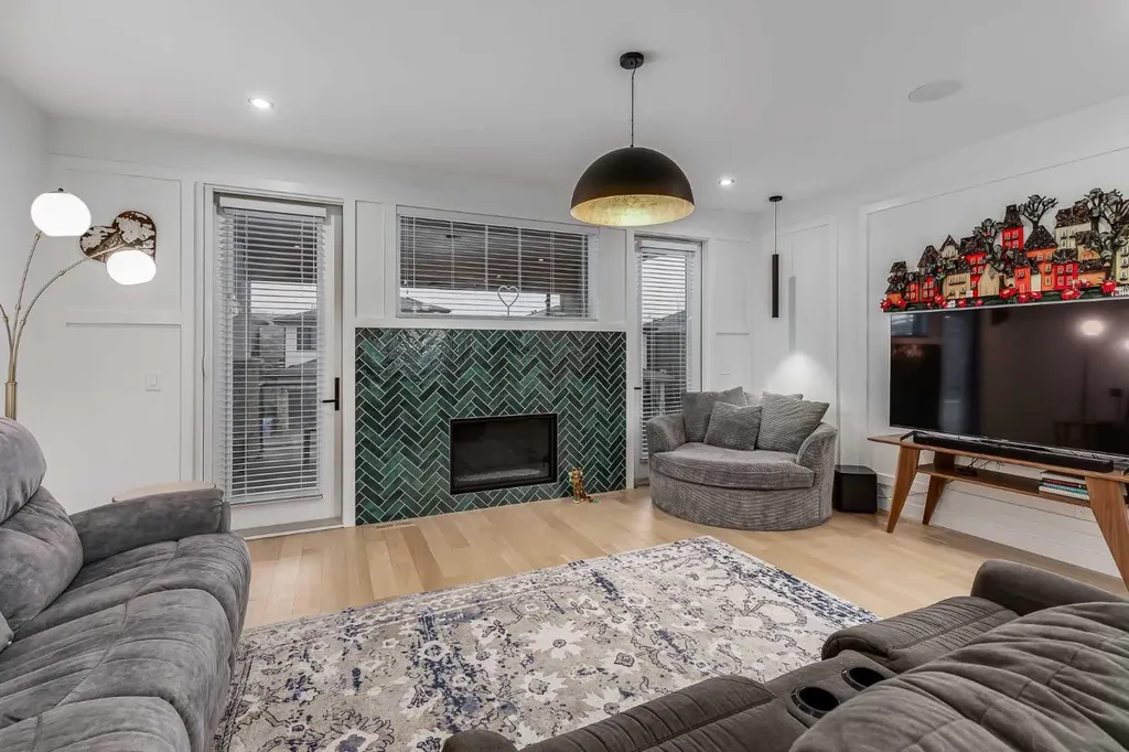 44 Timberline Way SW Calgary AB T3H0W3