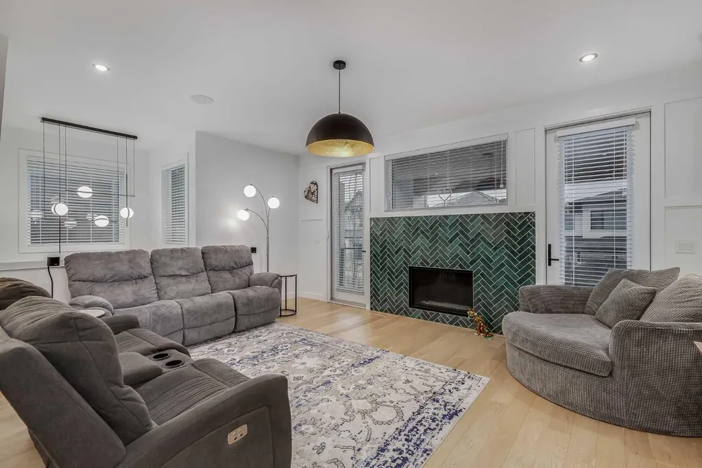44 Timberline Way SW Calgary AB T3H0W3