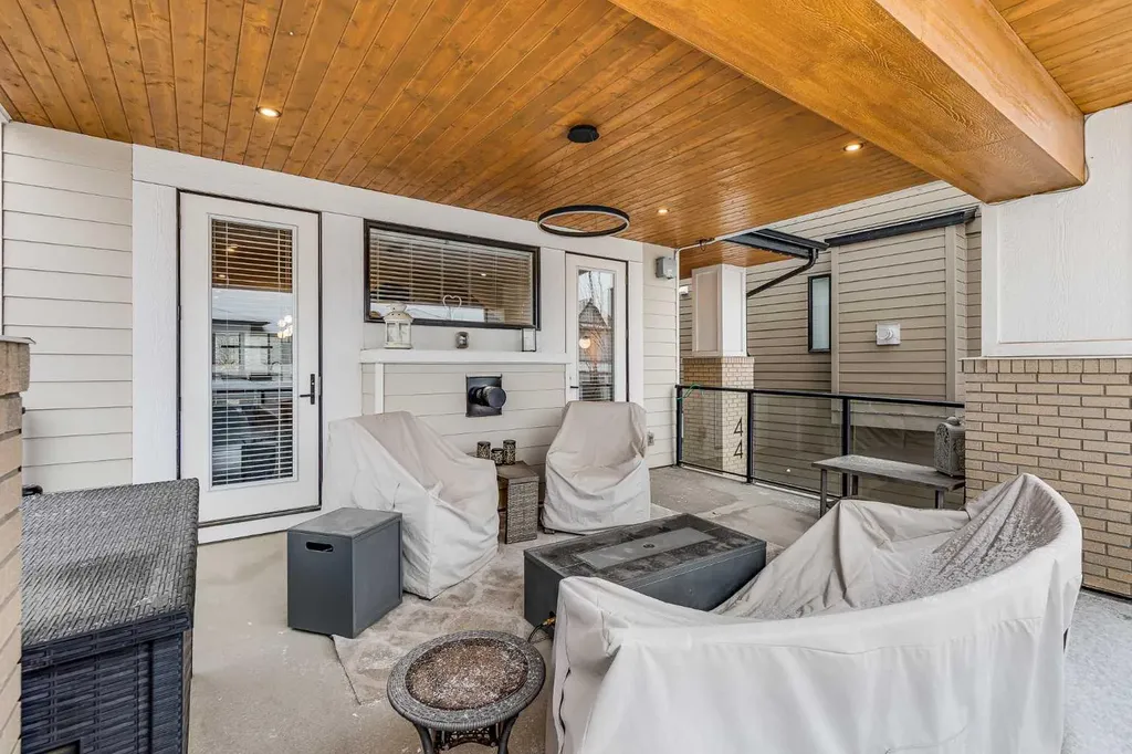 44 Timberline Way SW Calgary AB T3H0W3