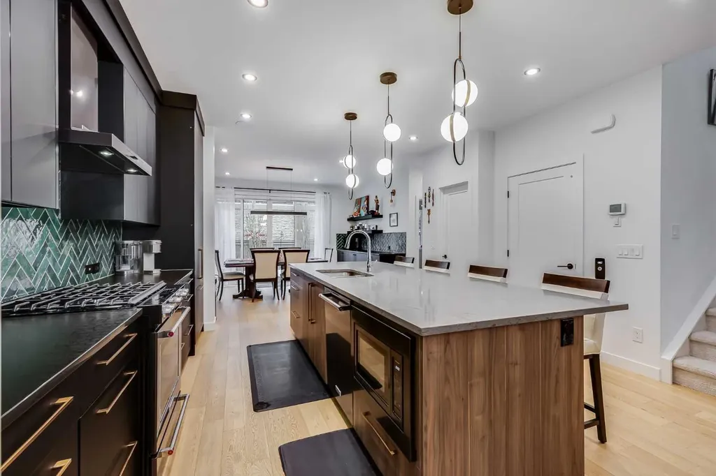 44 Timberline Way SW Calgary AB T3H0W3