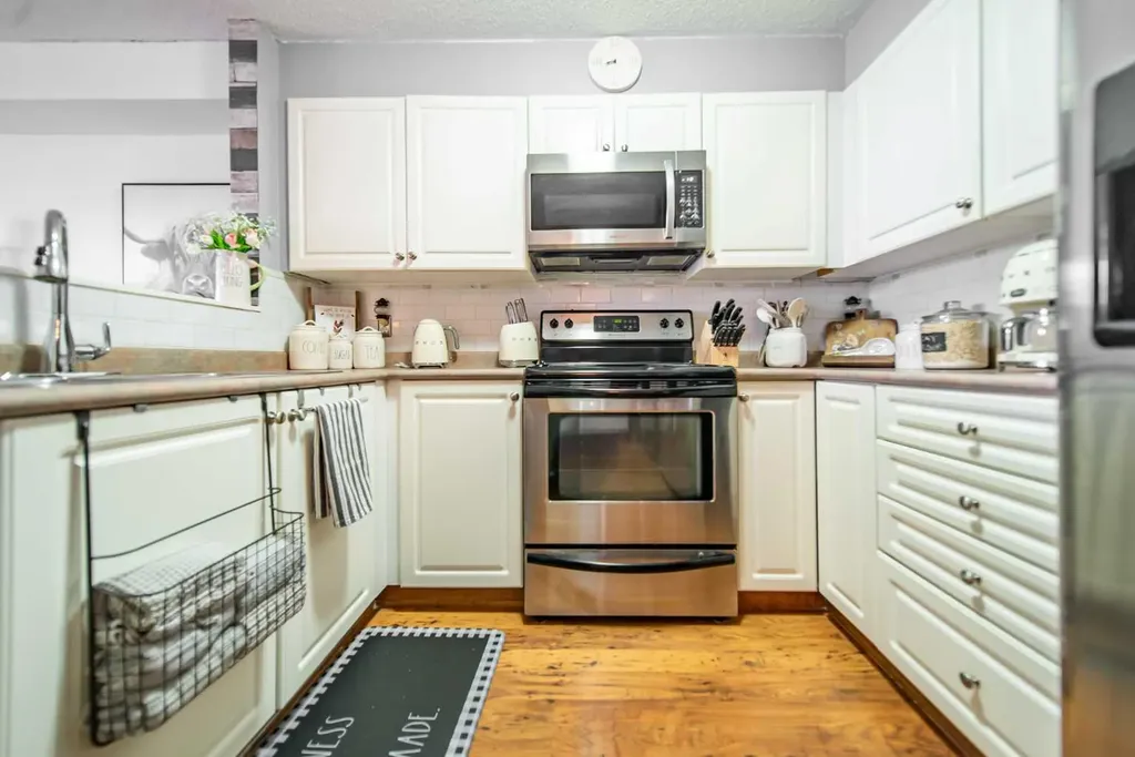 2600 66 Street NE Calgary AB T1Y 7K9
