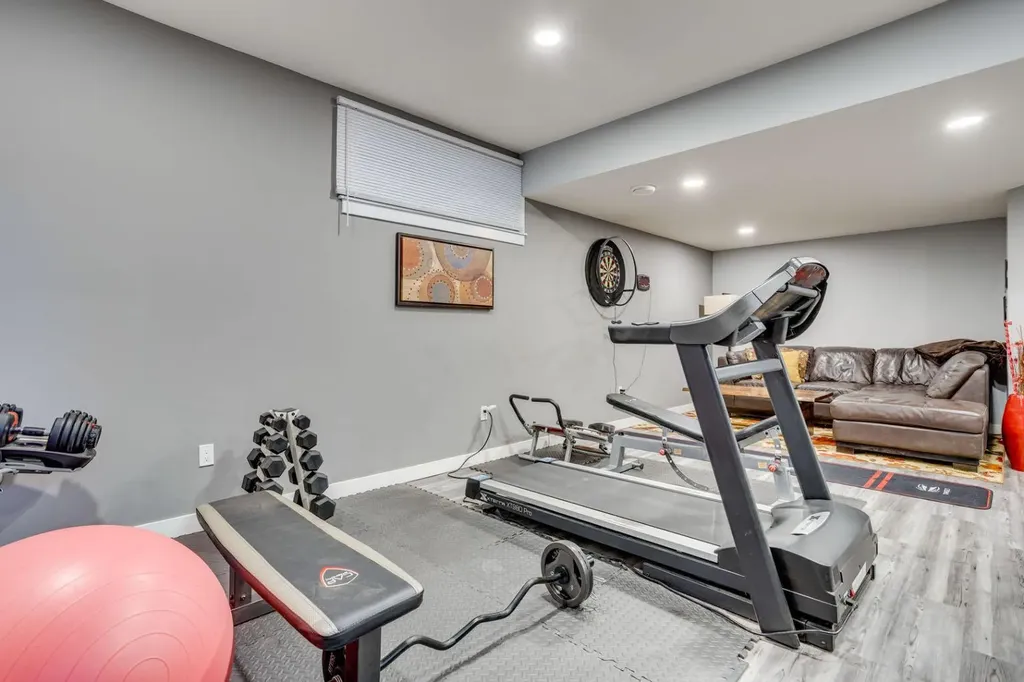144 Beaverlodge Close Fort Mcmurray AB T9H 2V5