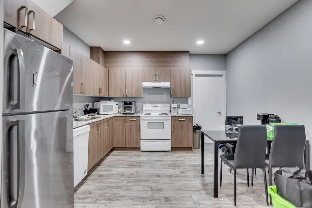 144 Beaverlodge Close Fort Mcmurray AB T9H 2V5