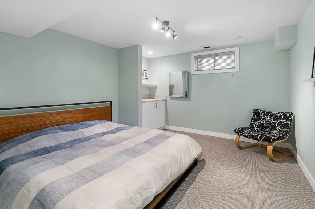 5689 Brenner Crescent NW Calgary AB T2L 1Z3