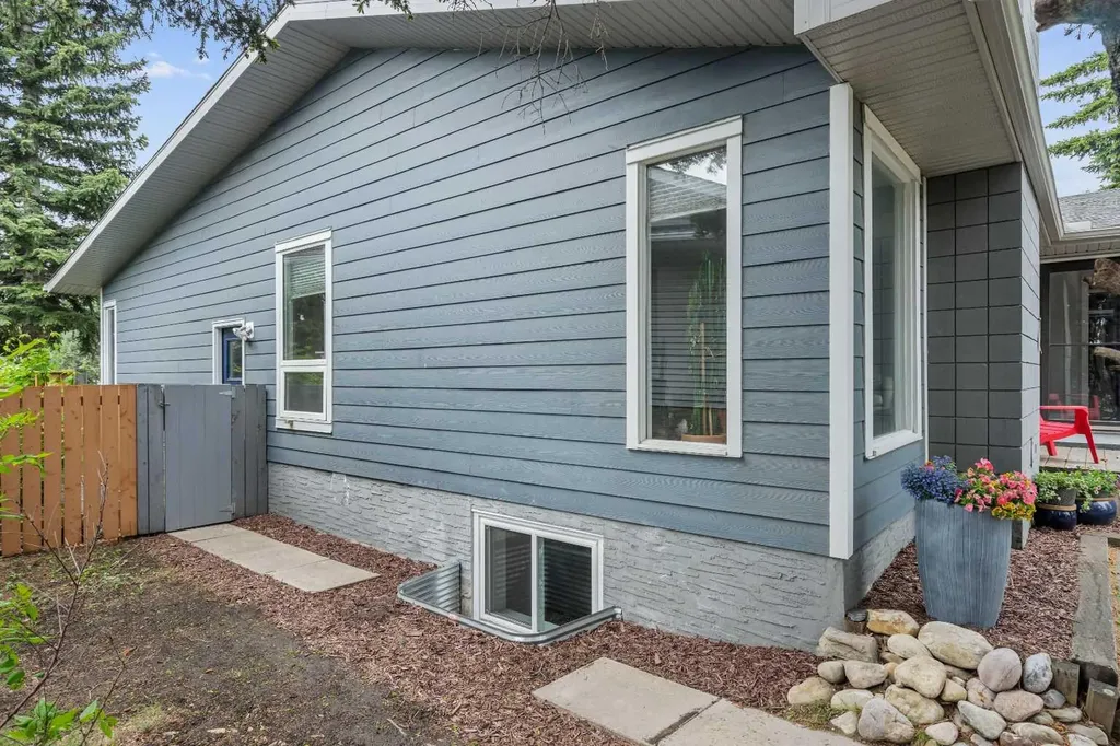 5689 Brenner Crescent NW Calgary AB T2L 1Z3