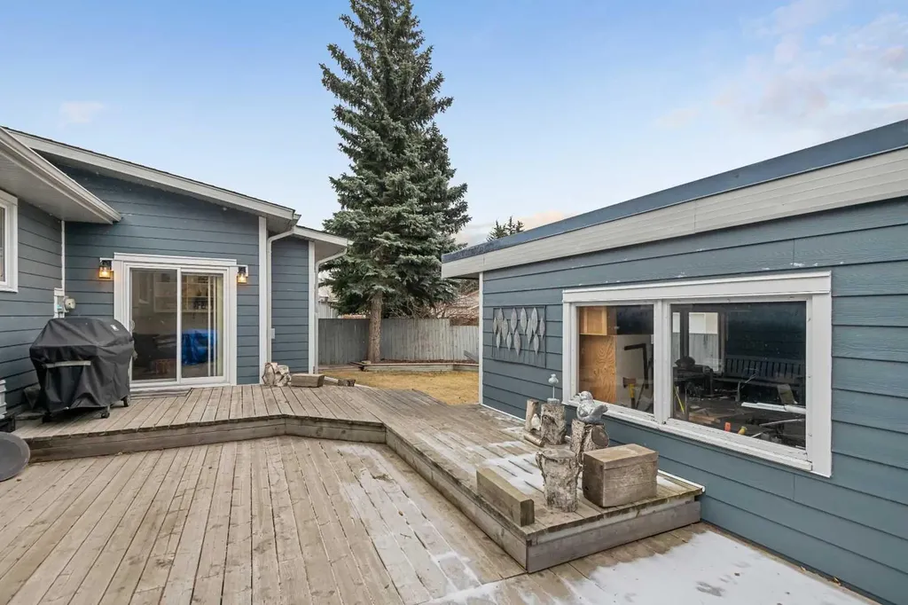 5689 Brenner Crescent NW Calgary AB T2L 1Z3
