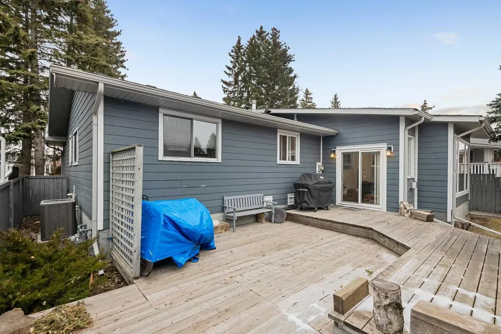 5689 Brenner Crescent NW Calgary AB T2L 1Z3