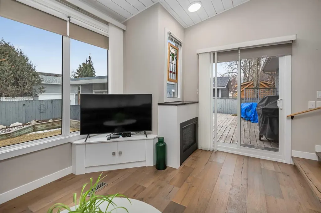 5689 Brenner Crescent NW Calgary AB T2L 1Z3
