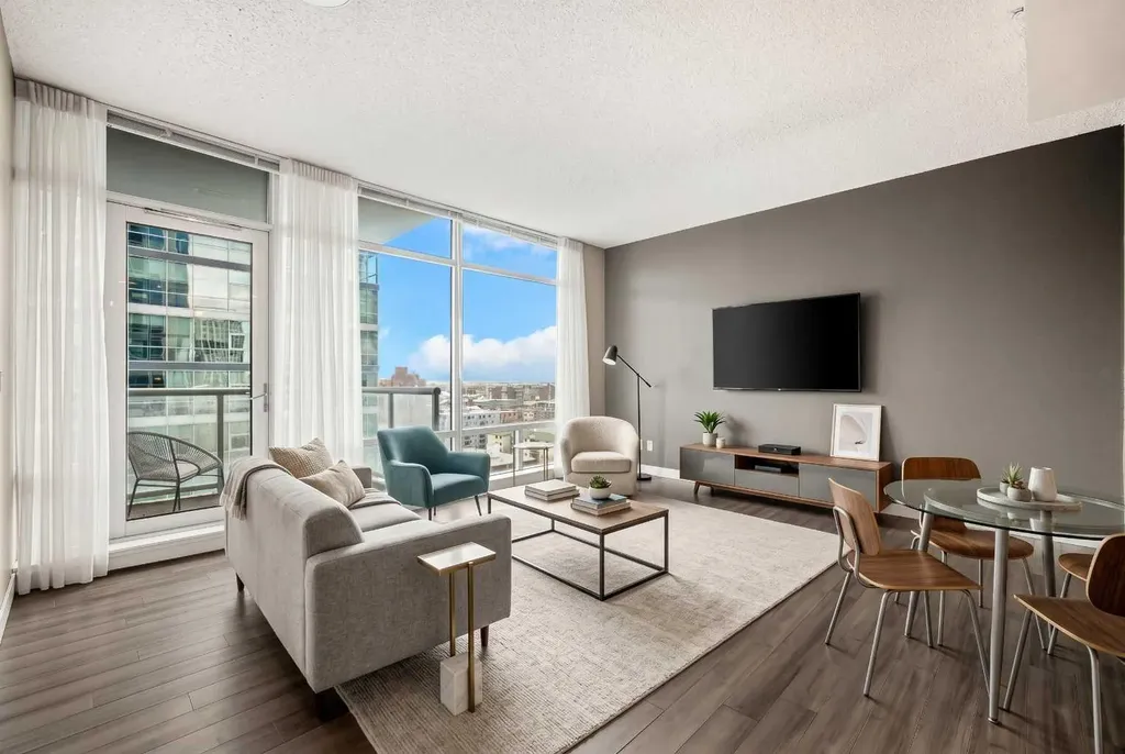 215 13 Avenue SW Calgary AB T2R 0V6