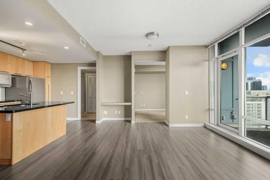 215 13 Avenue SW Calgary AB T2R 0V6