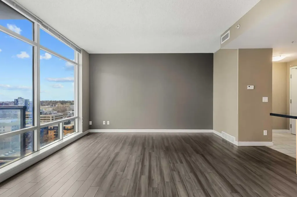 215 13 Avenue SW Calgary AB T2R 0V6