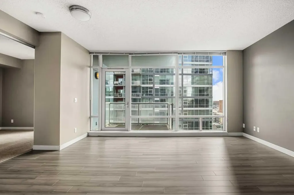 215 13 Avenue SW Calgary AB T2R 0V6