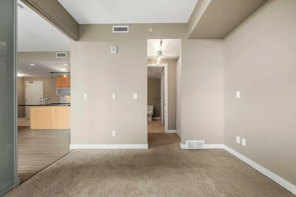 215 13 Avenue SW Calgary AB T2R 0V6