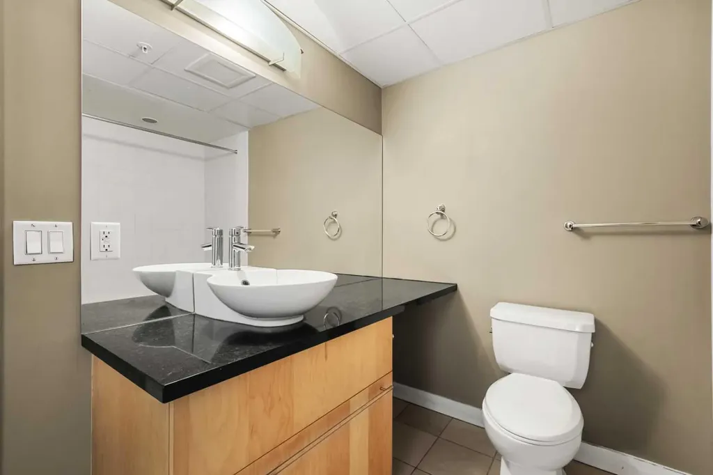 215 13 Avenue SW Calgary AB T2R 0V6