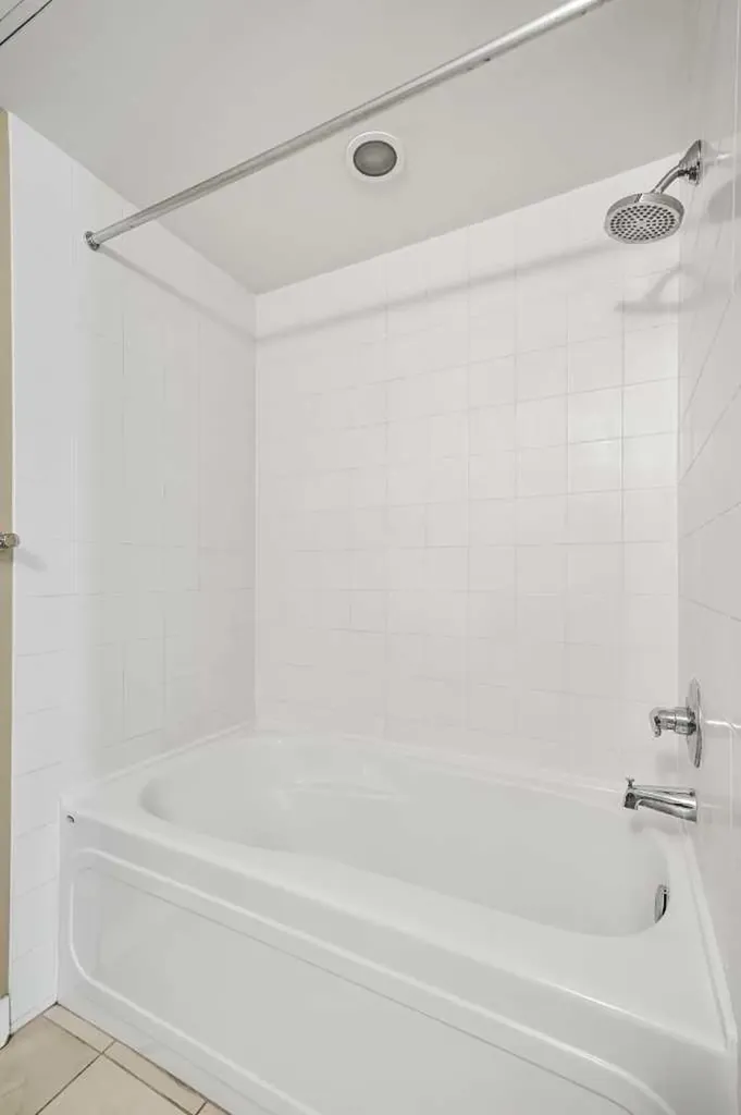 215 13 Avenue SW Calgary AB T2R 0V6