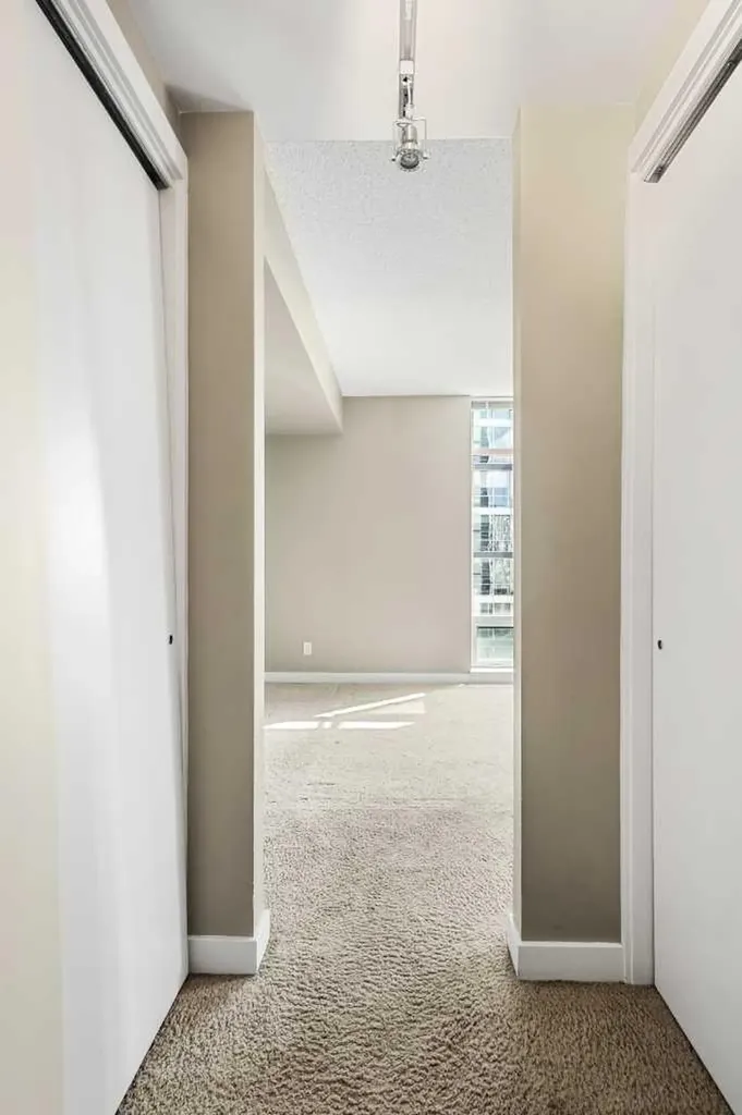 215 13 Avenue SW Calgary AB T2R 0V6