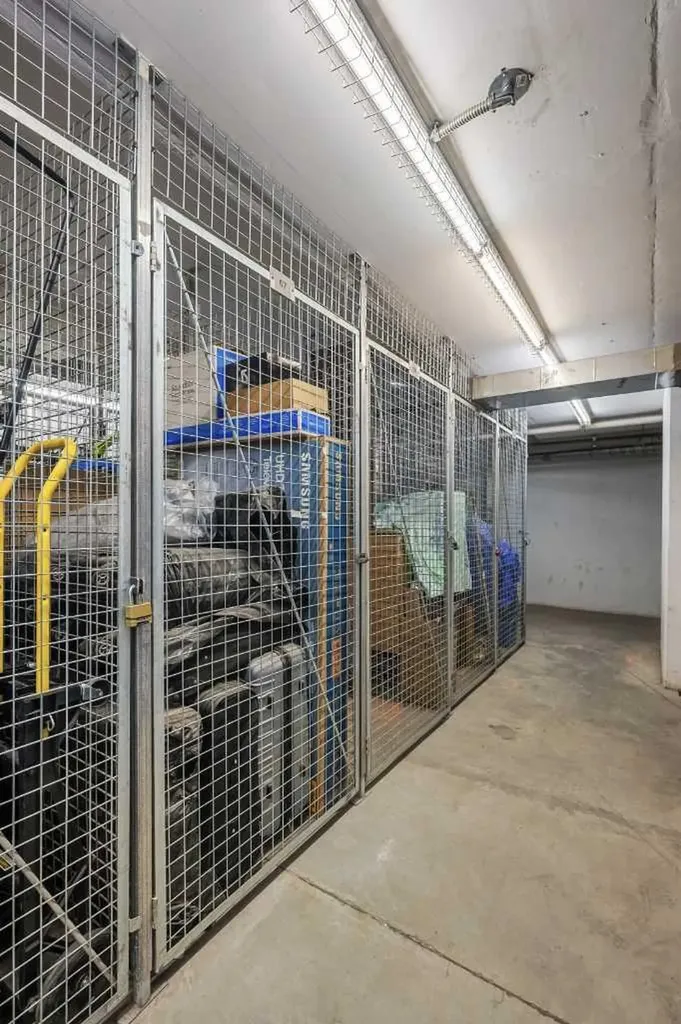 215 13 Avenue SW Calgary AB T2R 0V6