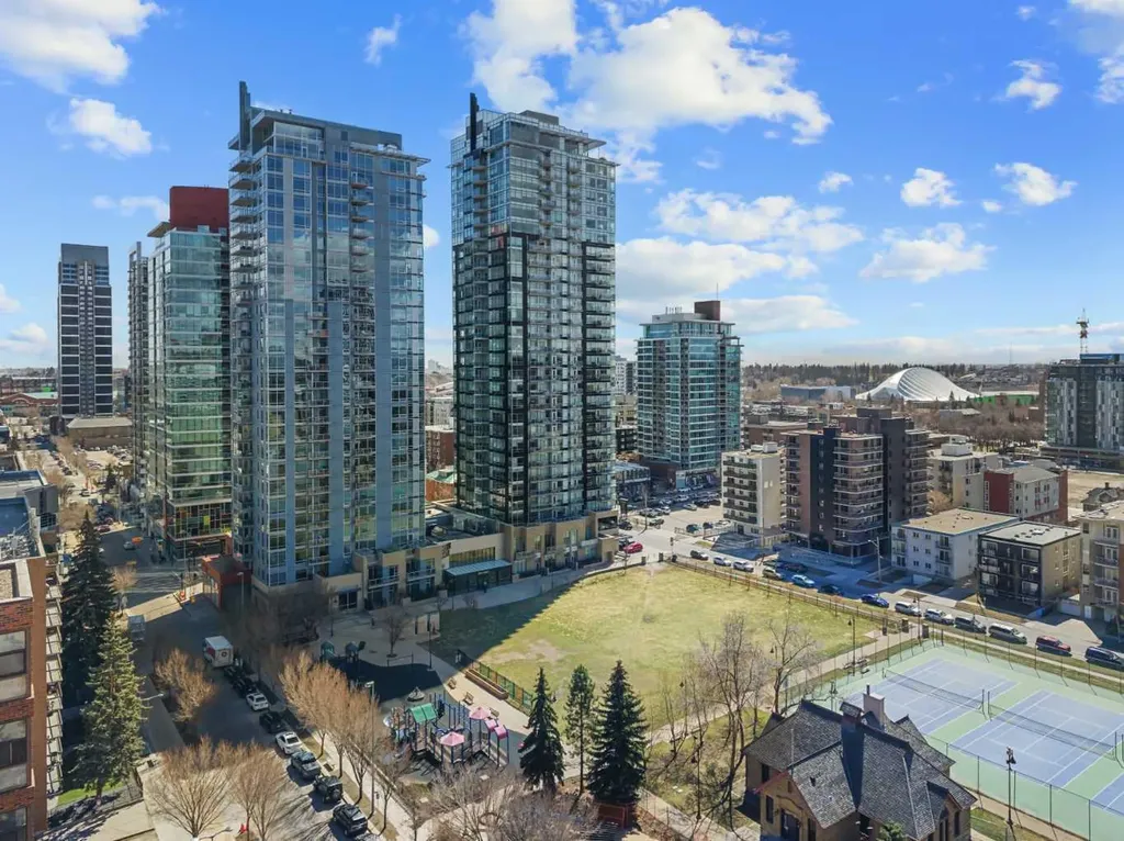 215 13 Avenue SW Calgary AB T2R 0V6
