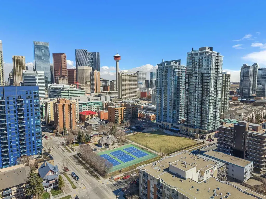 215 13 Avenue SW Calgary AB T2R 0V6