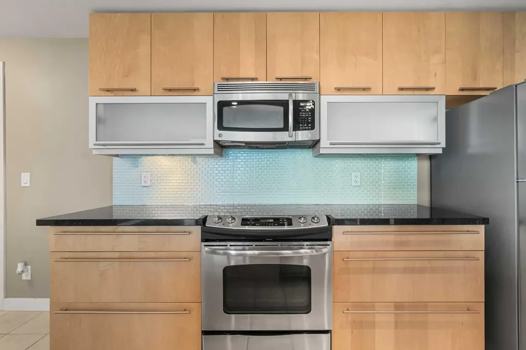 215 13 Avenue SW Calgary AB T2R 0V6