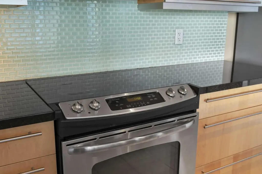 215 13 Avenue SW Calgary AB T2R 0V6