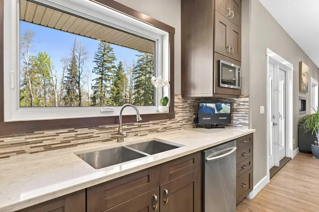 4714 Sakwatamau Drive Whitecourt AB T7S 1E1