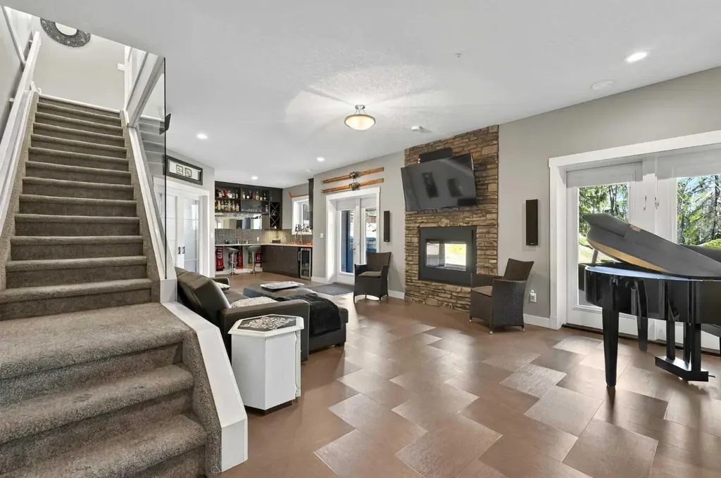 4714 Sakwatamau Drive Whitecourt AB T7S 1E1