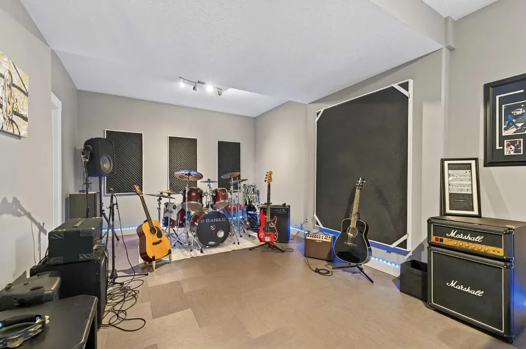 4714 Sakwatamau Drive Whitecourt AB T7S 1E1