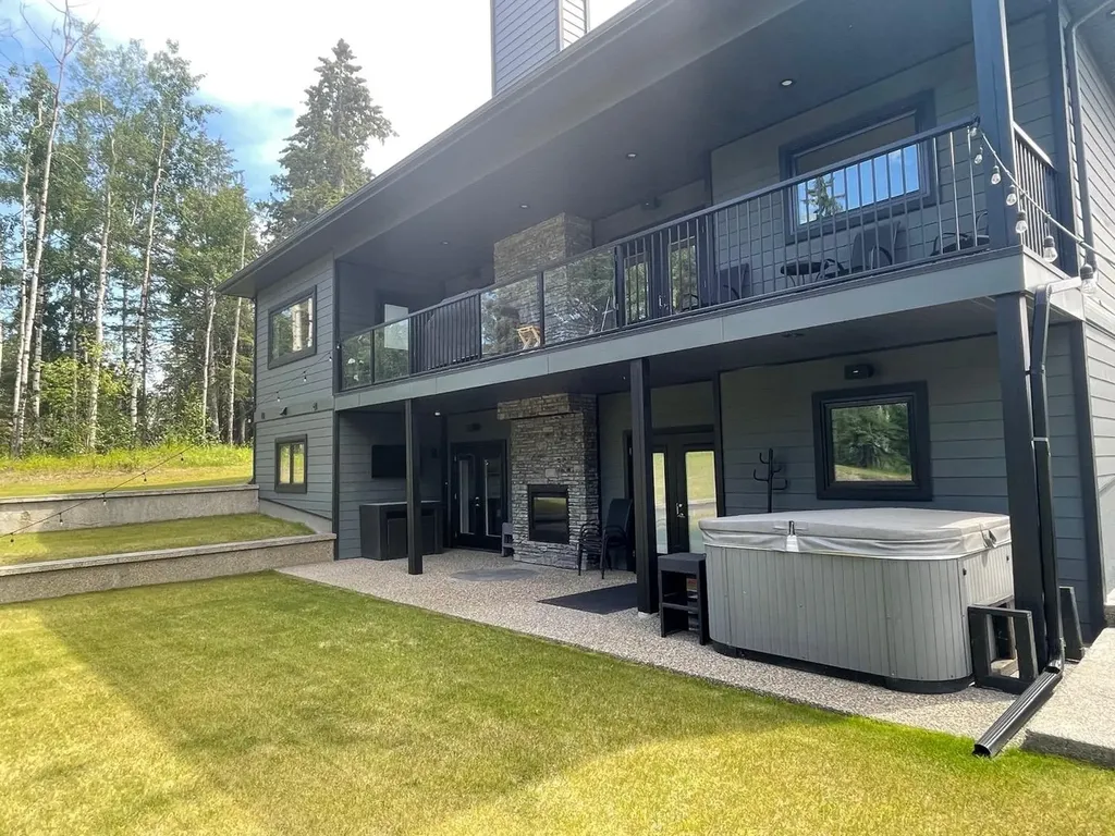 4714 Sakwatamau Drive Whitecourt AB T7S 1E1