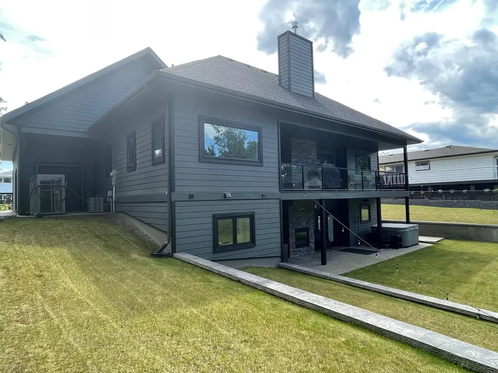 4714 Sakwatamau Drive Whitecourt AB T7S 1E1