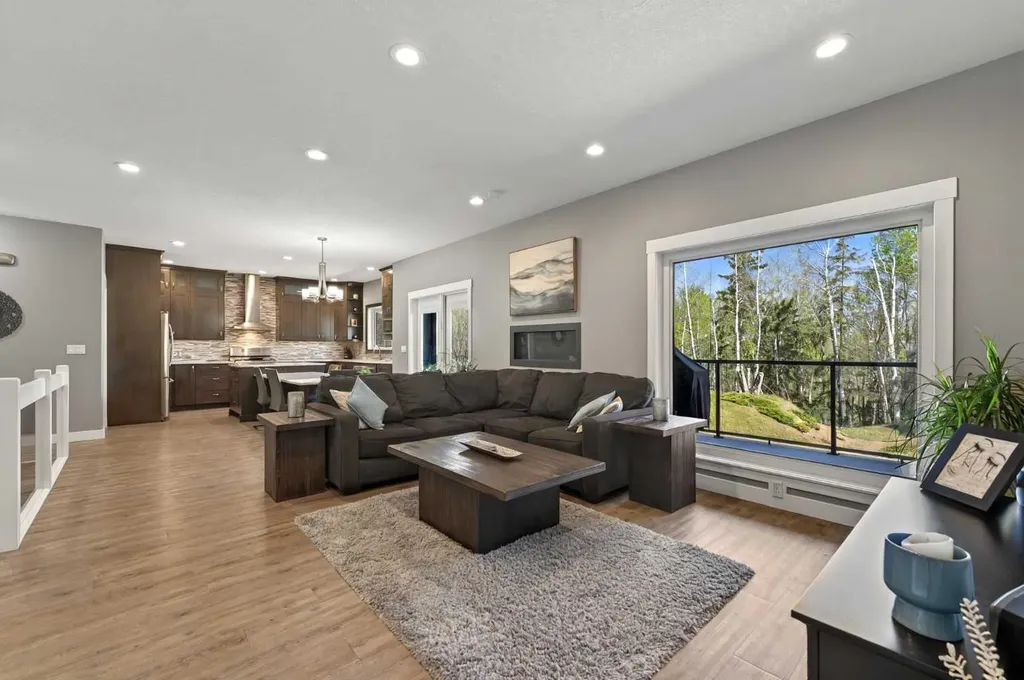 4714 Sakwatamau Drive Whitecourt AB T7S 1E1