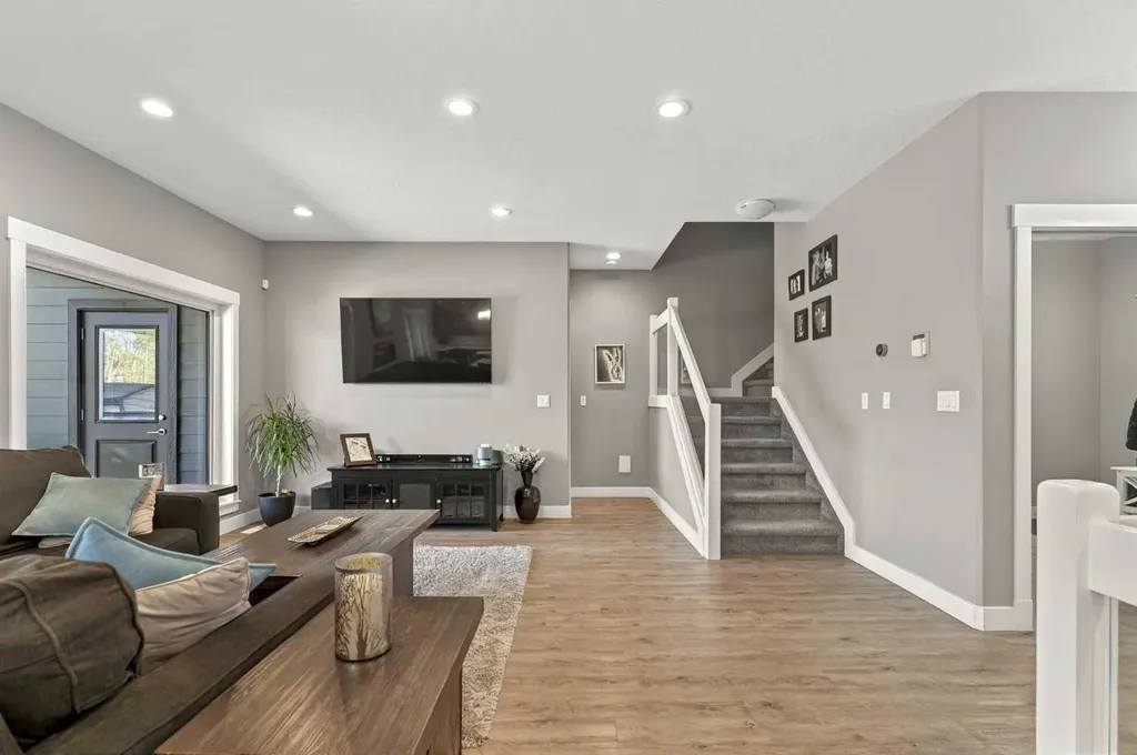 4714 Sakwatamau Drive Whitecourt AB T7S 1E1