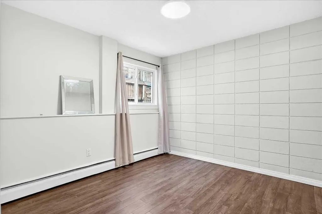 2111 14 Street Calgary AB T2B3M3