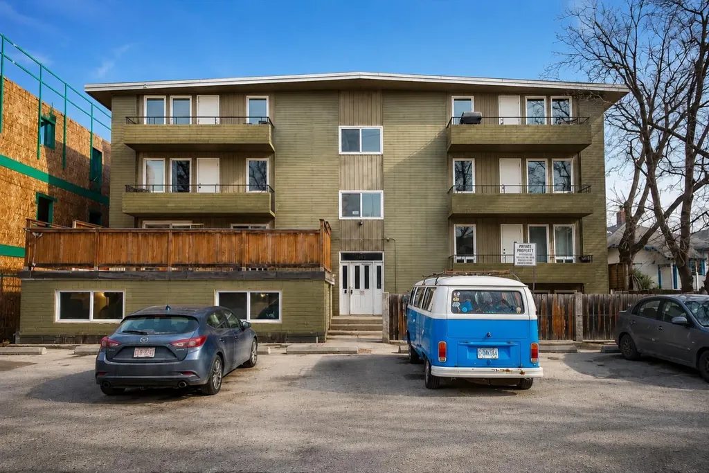 2111 14 Street Calgary AB T2B3M3