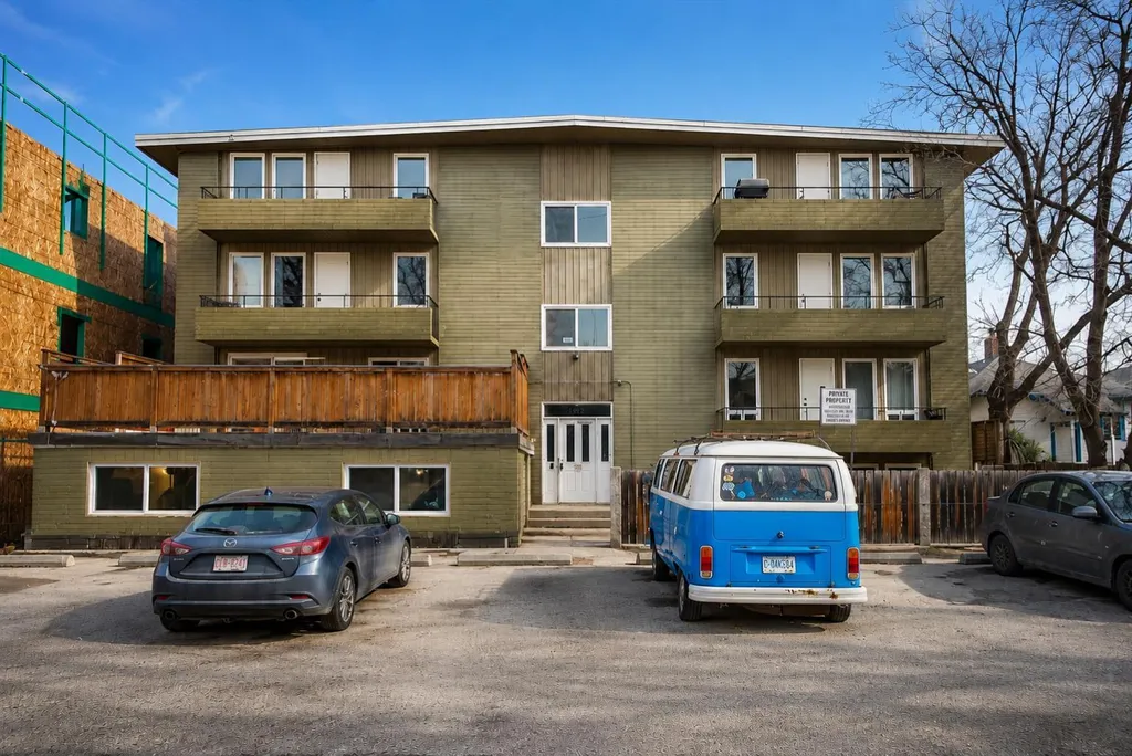 2111 14 Street Calgary AB T2B3M3