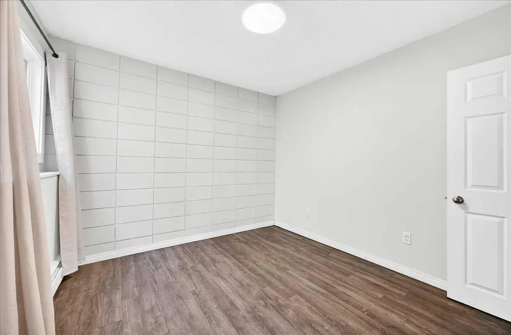2111 14 Street Calgary AB T2B3M3