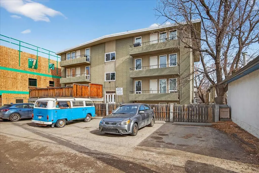 2111 14 Street Calgary AB T2B3M3