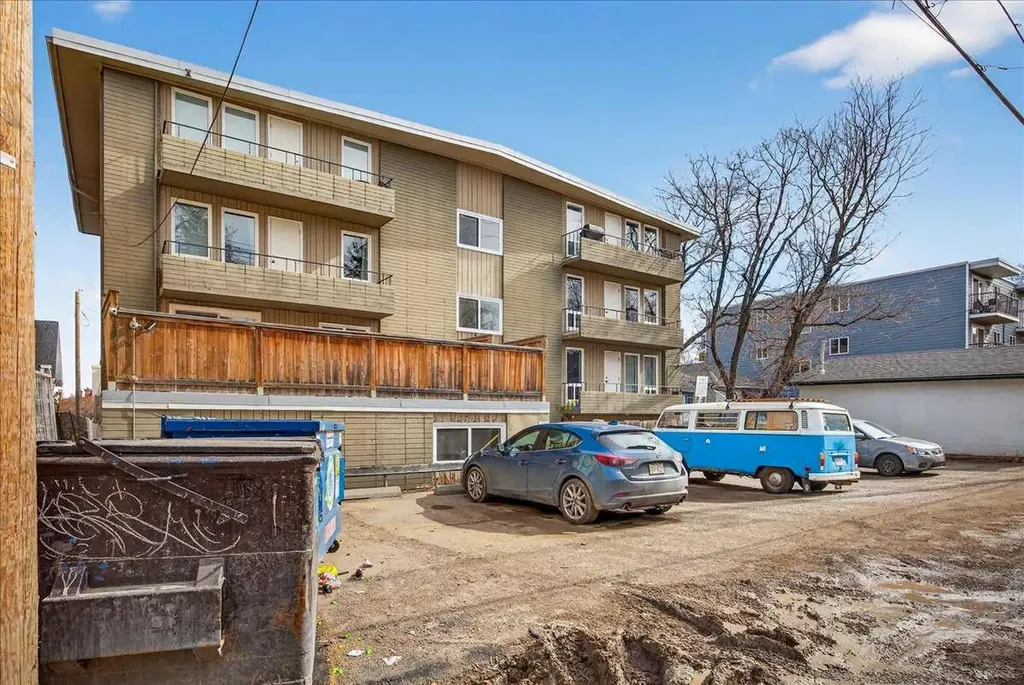 2111 14 Street Calgary AB T2B3M3