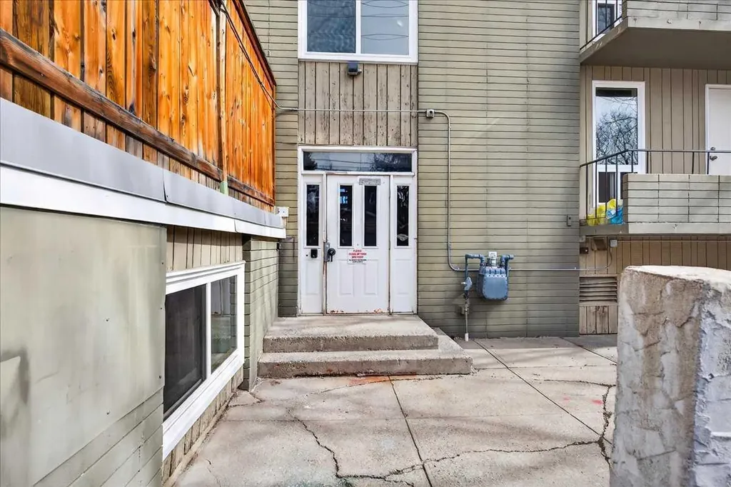 2111 14 Street Calgary AB T2B3M3